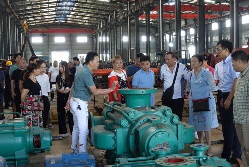 湖南省五金机电商会至中联泵业参观交流,探讨离心泵发展方向 湖南省五金机电商会至中联泵业参观交流,探讨离心泵发展方向