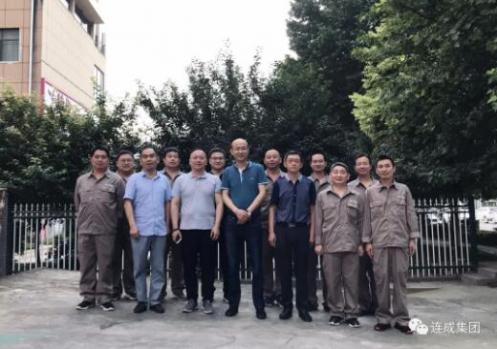 ▲左一荆门办售后杨龙波 ▲左一荆门办售后杨龙波