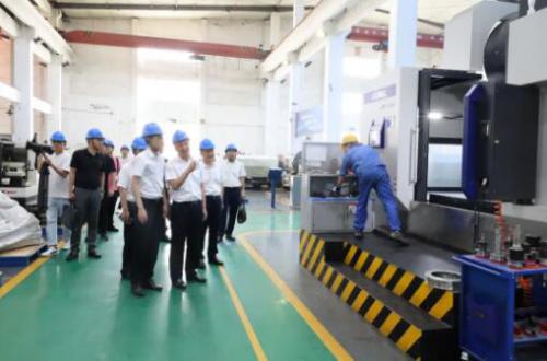 林万乐县长现场查看宣达集团智能化改造工作 林万乐县长现场查看宣达集团智能化改造工作