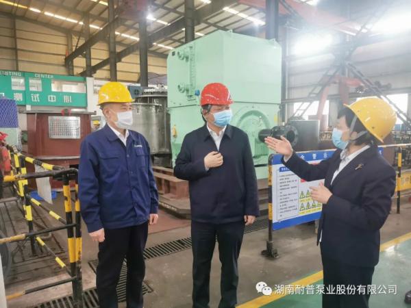 付书记深入生产现场调研 付书记深入生产现场调研