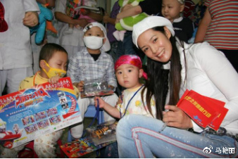 马艳丽走近白血病儿童，为他们圆梦